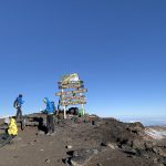 Auf dem Gipfel des Kilimanjaro